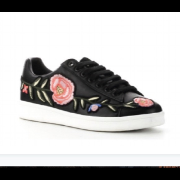 Flora Sneakers! - Picture 2 of 7